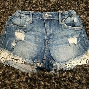 Little gals h&m denim shorts.